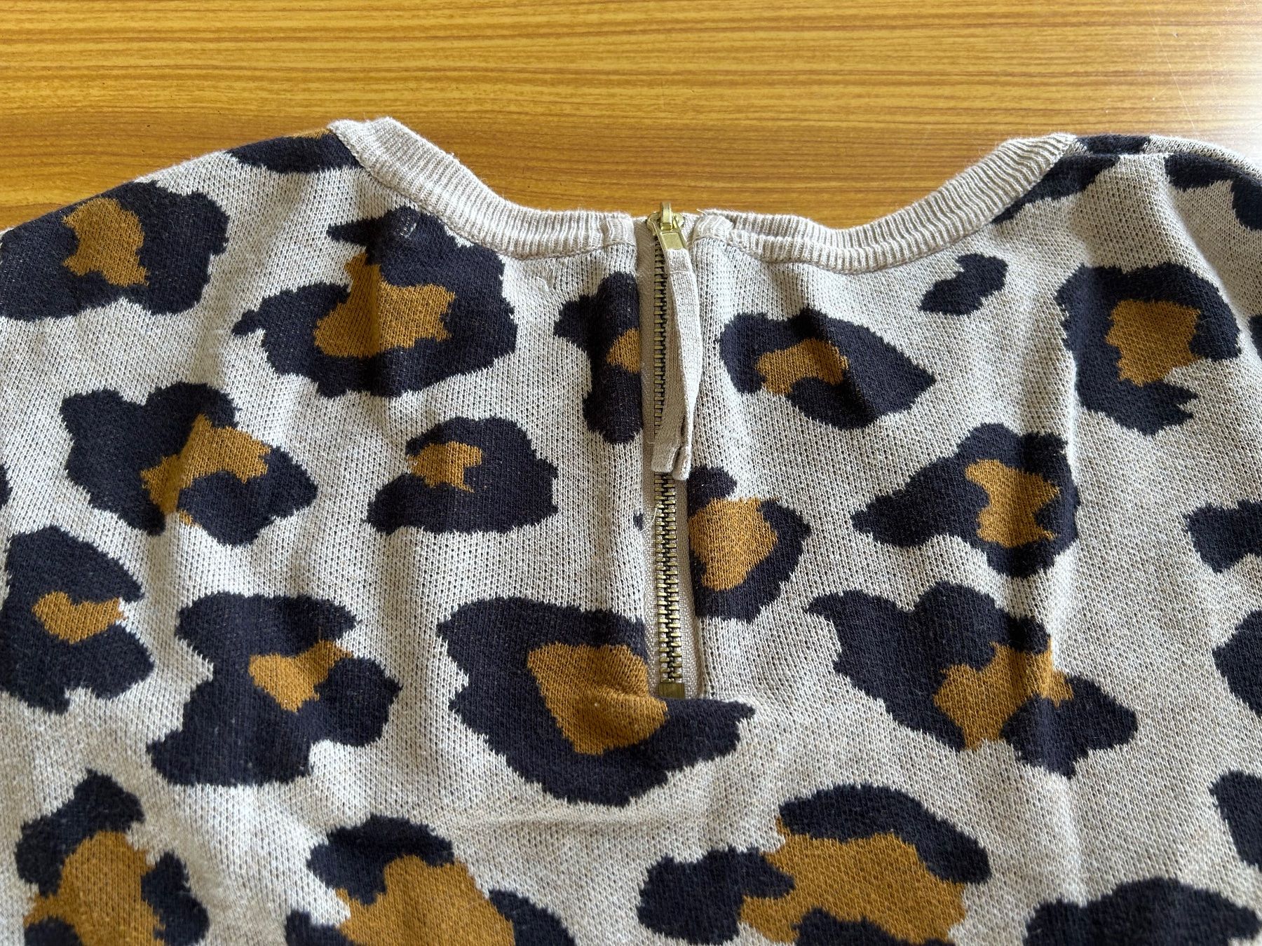 H&M Maglioni & Felpe: Pullover Leoprint Leopardenmuster Rockabilly Größe S H&M – Usato da Steffisburg venduto da smocky17 5