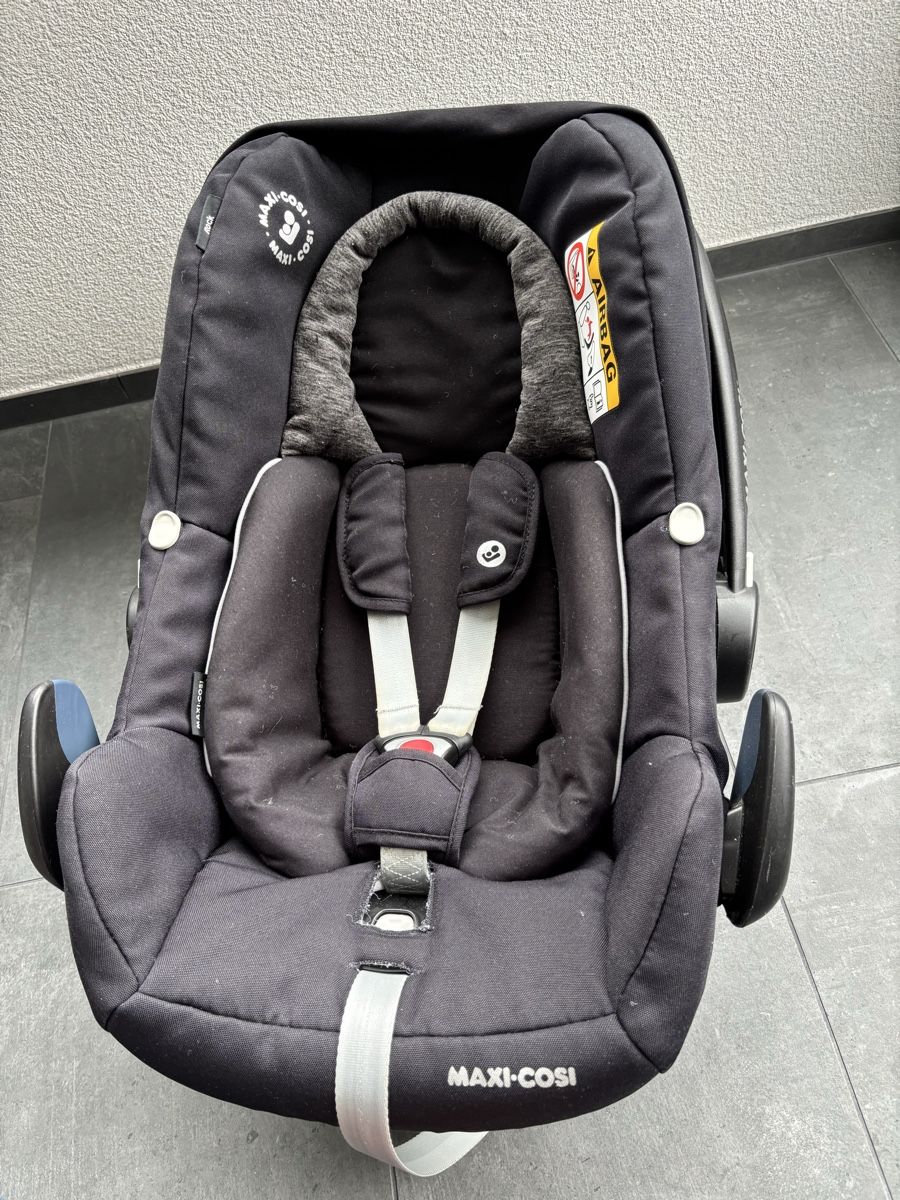Maxi-Cosi Seggiolini per auto: Maxi Cosi Rock black mit Isofix-Station – Usato da Stein AG venduto da MOENA_3 3
