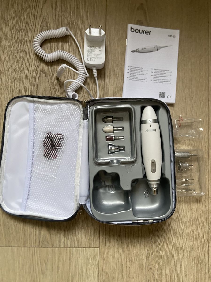 Unghie finte: maniküre/pediküre set – Usato da Stäfa venduto da JamesO03
