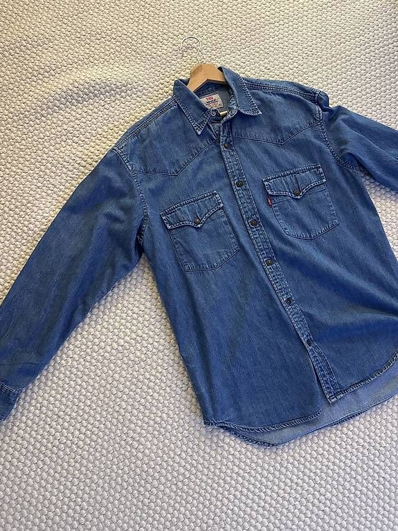Camicie: Levi's Denim Hemd  – Usato da Derendingen venduto da att_9kys