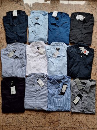 Neue Hemden Paket 12 Stk, verschiedene Farben, Grösse S