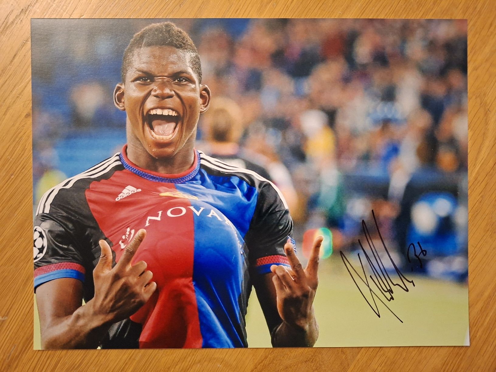 Autografi: Breel Embolo A4 Autogramm, persönlich gesammelt – Usato da Thun venduto da wuschu