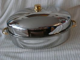 Ovaler Bräter mit Deckel und Gareinsatz