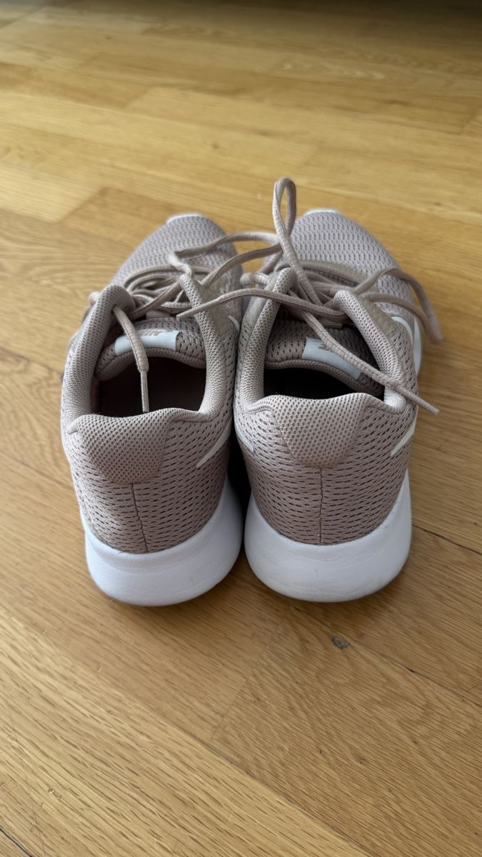 Nike Scarpe da uomo: Nike sneakers, size 40.5 – Nuovo (secondo la descrizione) da Zürich venduto da ana_782l 2
