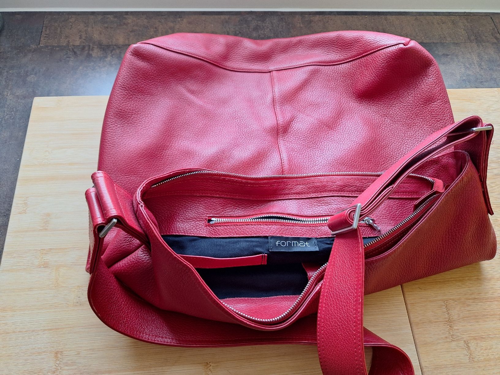 Sacs femmes: Echtleder Tasche einzigartig – D'occasion à Biberist par schnouz33 1