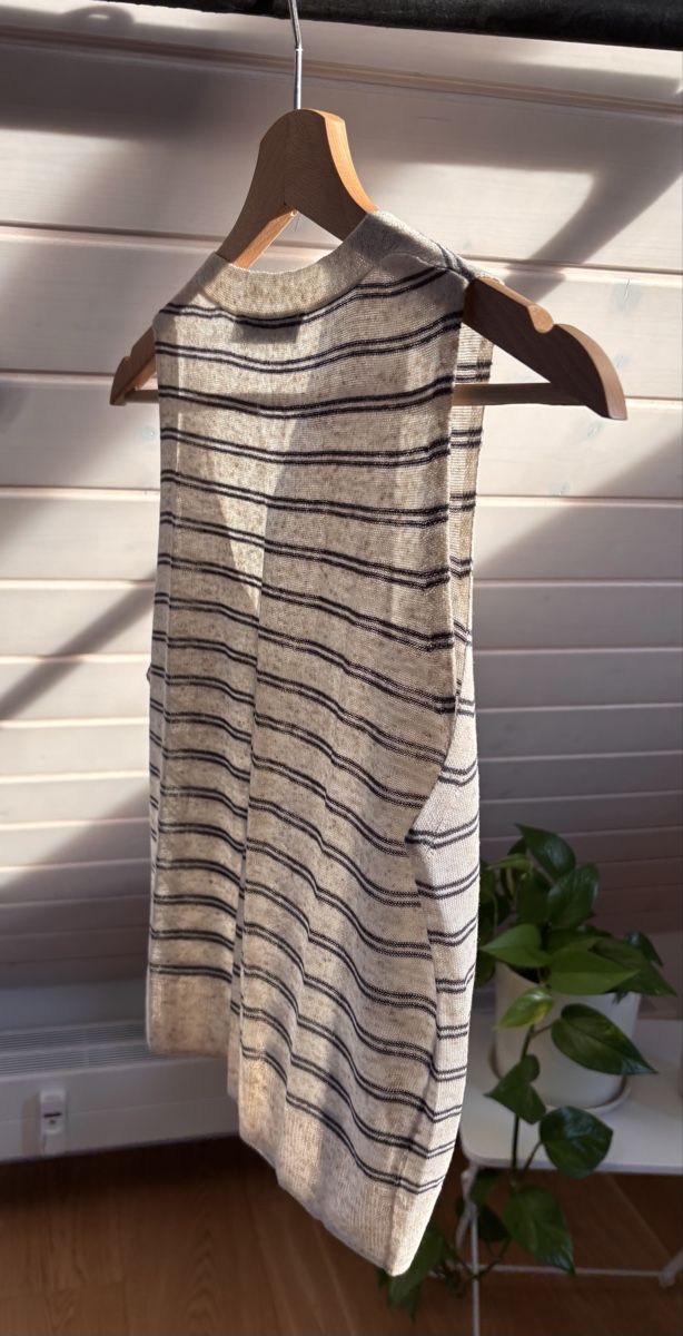Mango Top: Mango knit summer vest  – Nuovo (secondo la descrizione) da Kilchberg ZH venduto da ben_pc68 6