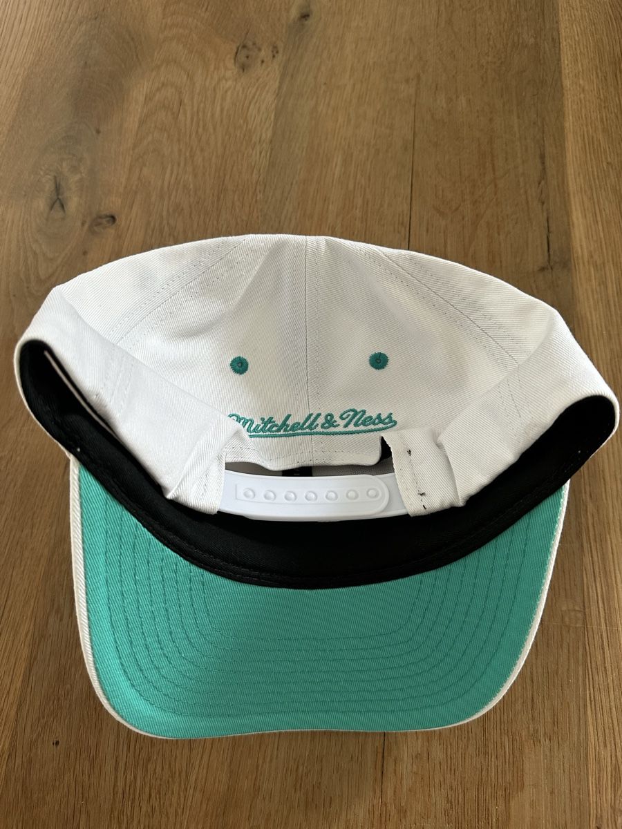 Mitchell & Ness Copricapi, berretti & cappellini: Mitchell & Ness Vancouver Grizzlies Snapback Cap - Neu – Nuovo (secondo la descrizione) da Busswil BE venduto da verowo 1