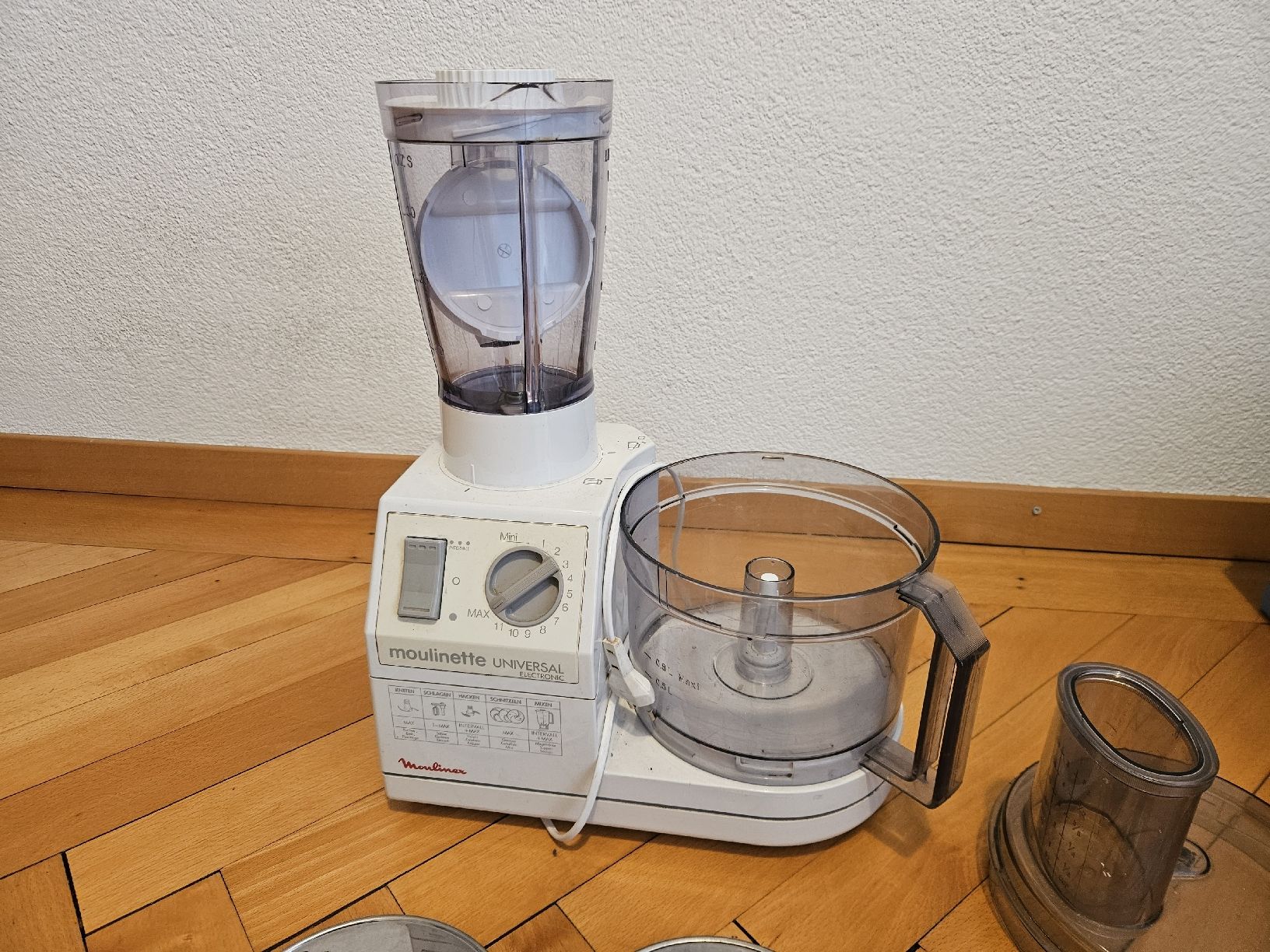 Moulinex Elettrodomestici da cucina: Moulinex "Moulinette" Küchenmaschine bis 19.06 abholbar – Usato da Biel/Bienne venduto da alr_swz5 2