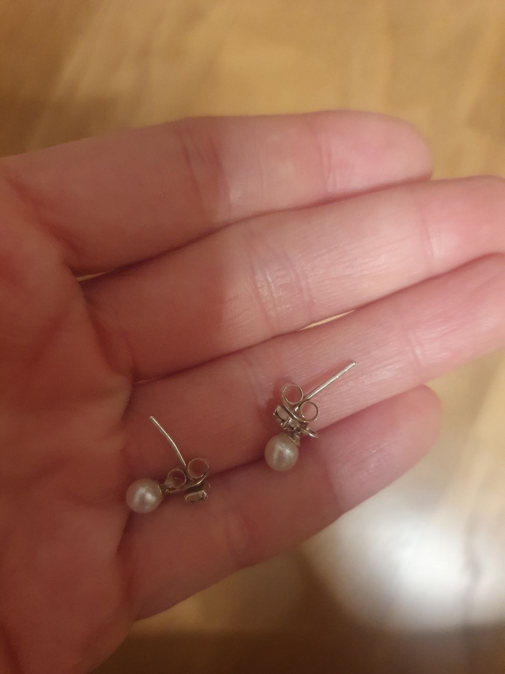 Boucles d'oreille: Elegante Ohrstecker mit unechten Perlen – D'occasion à Moosseedorf par Sonnenschein.. 3