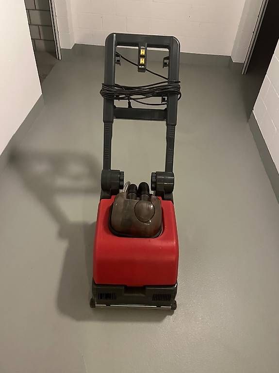 Toutes les machines: Bodenreinigung Maschine – D'occasion à Bremgarten b. Bern par Rebollo1