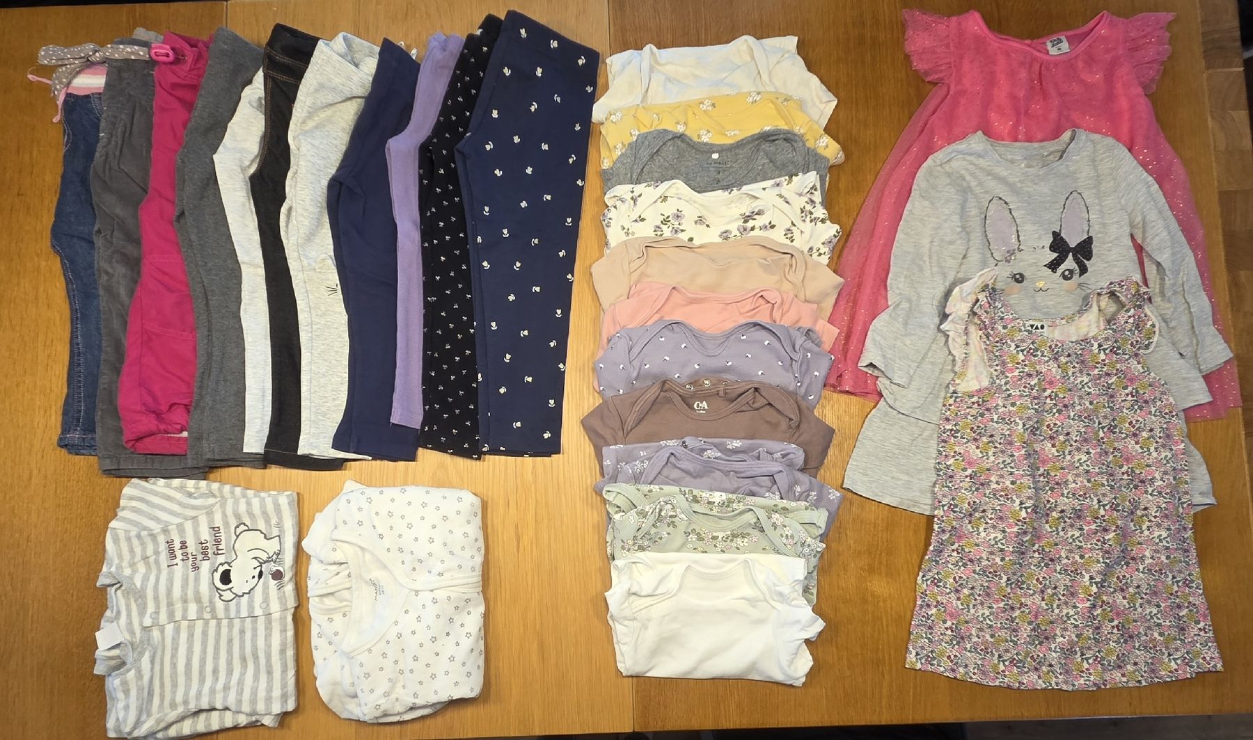 Lotti & Set di vestiti: Mädchen Kleiderpaket Grösse 98/104 – Usato da Scherz venduto da Vogue05