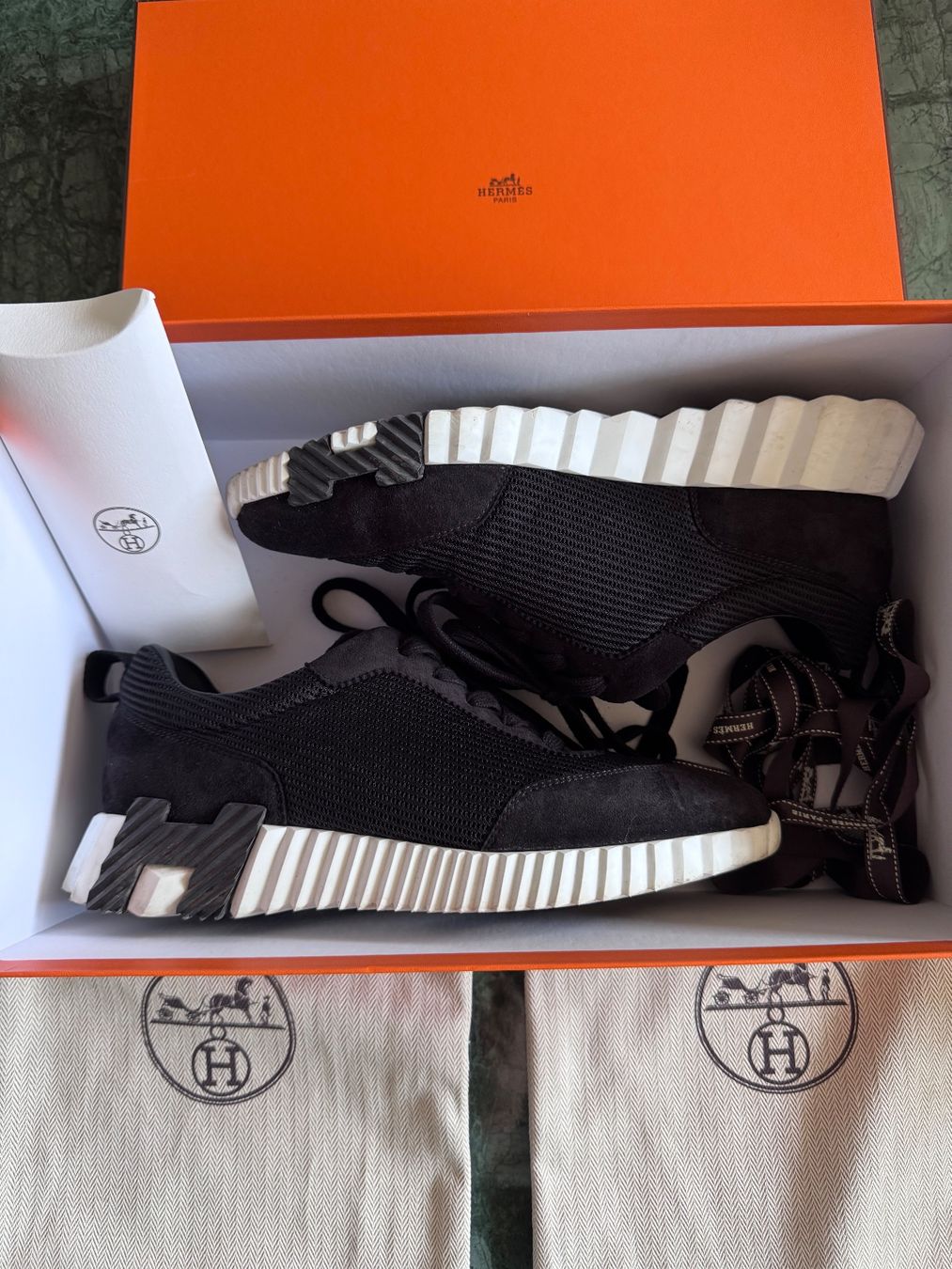 Hermès Scarpe da donna: Paire de sneakers Hermès Bouncing 39 – Usato da St-Légier-Chiésaz venduto da joe_5gxd 3