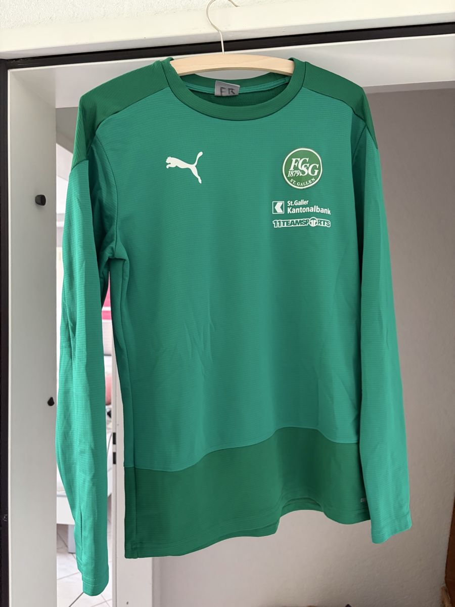 Puma Pullover & Sweatshirts: FCSG Trainingspullover Puma – Gebraucht aus St. Gallenkappel von fla_5lm9 1
