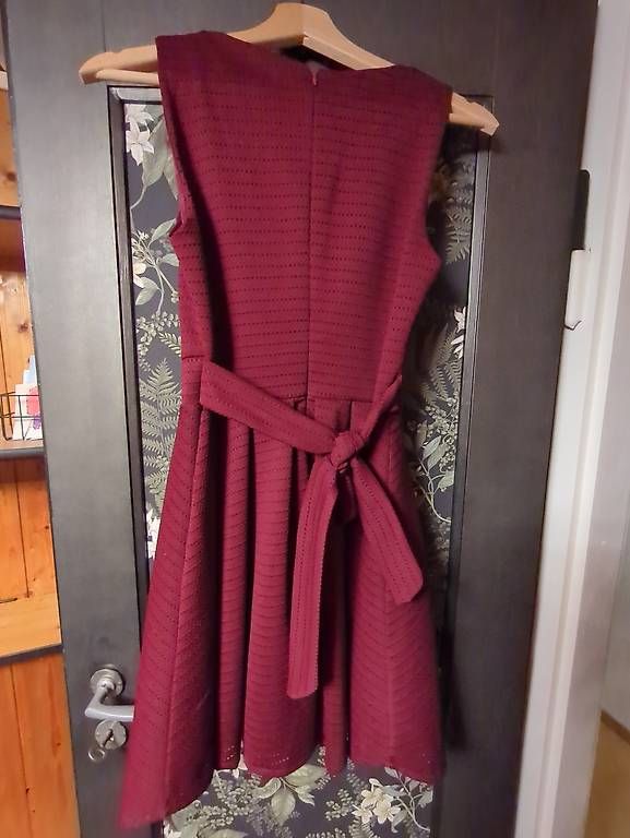 Kleider: Kleid tailliert – Gebraucht aus Hätzingen von bia_qt8g 3