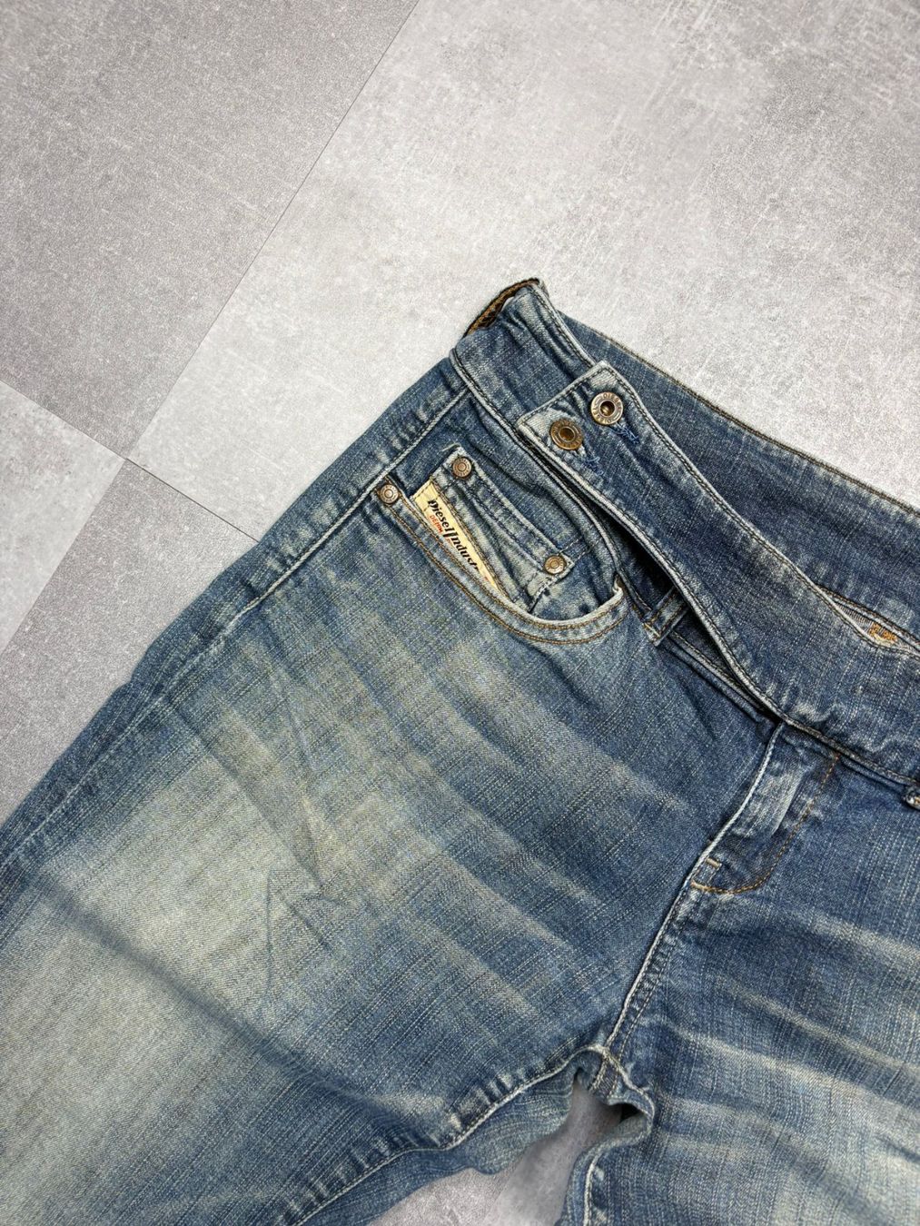 Diesel Jeans: Vintage Diesel Bootcut Flared Jeans (M) – Usato da Werdenberg venduto da hase.vintage 4