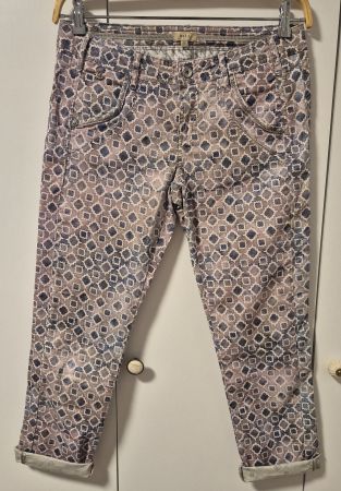 NILE  💜🤍   tiles  capri  hose  grösse S