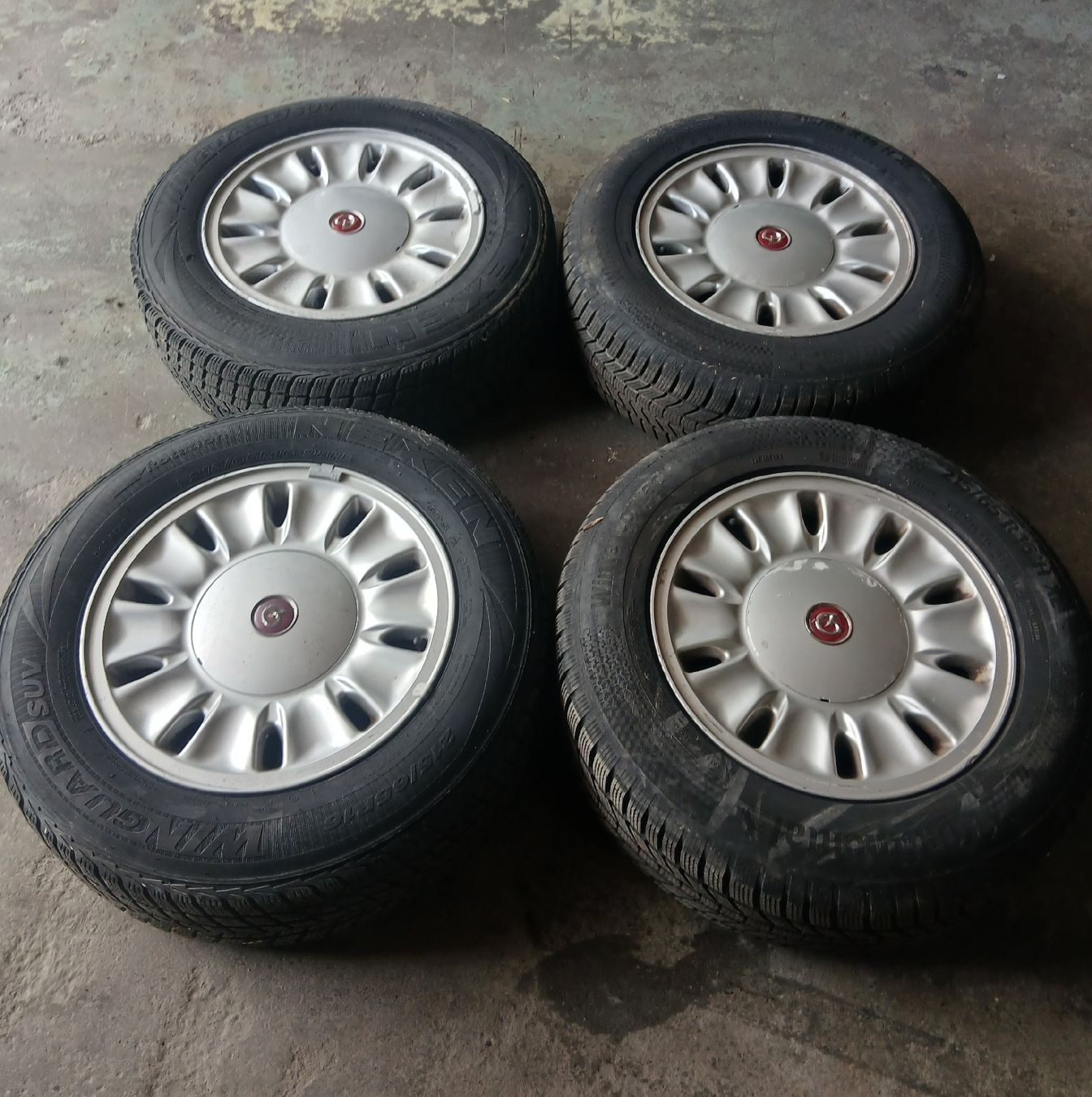 Pneus & Kompletträder: Roues Daimler 1994-2002 215 65 R16 – Gebraucht aus la heutte von Auto-stock