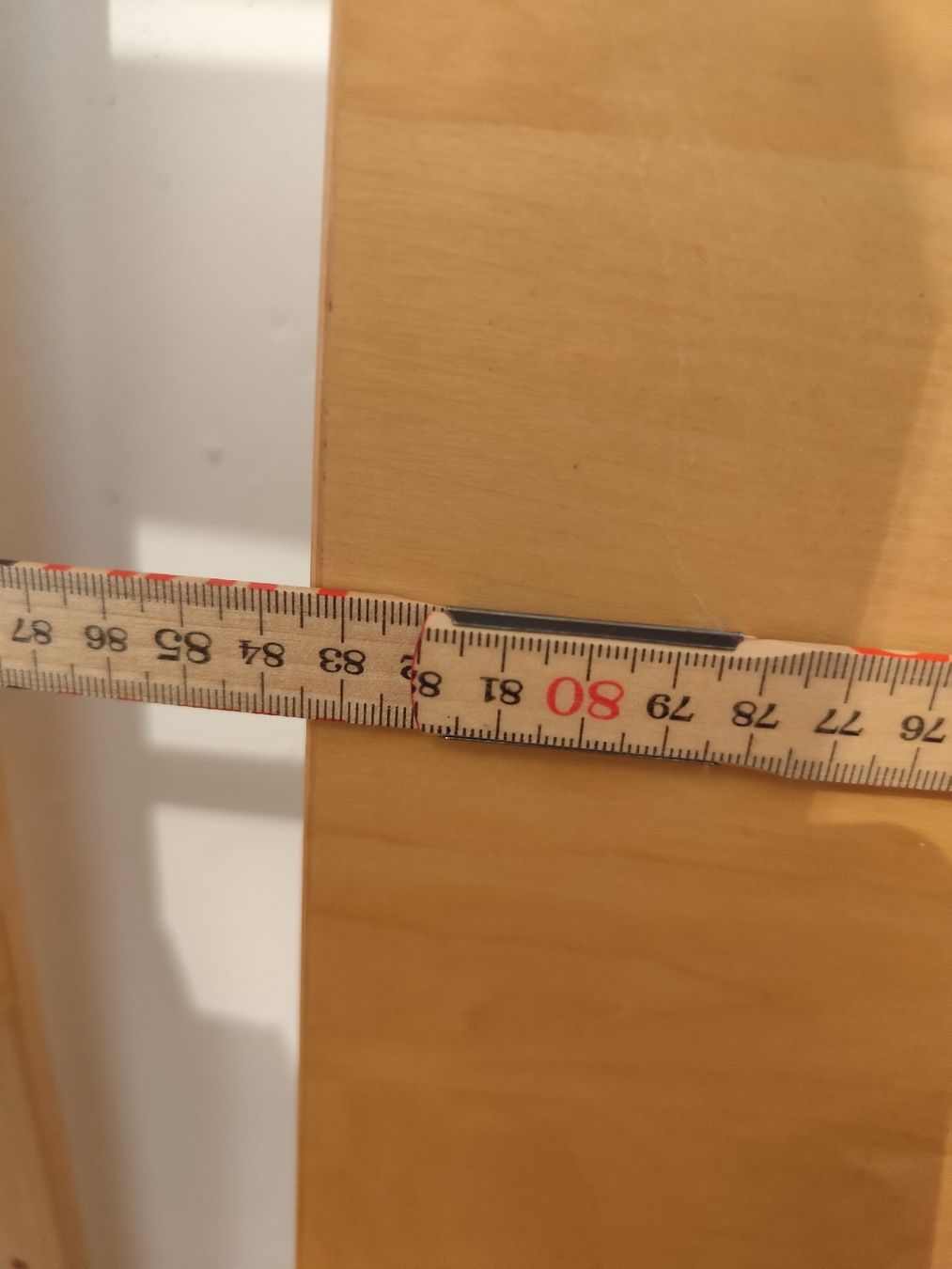 Set di tavolo e panche: Holztisch mit vier Stühlen – Usato da Einsiedeln venduto da RahanKappa 2