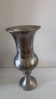 Vase Metall Silberfarbig mit Sockel guter Zustand