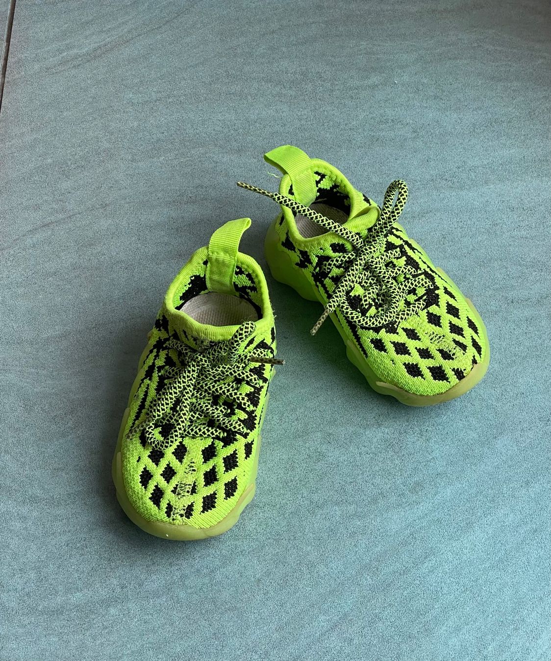Scarpe per ragazzi: Kinderschuhe Gr. 22 – Usato da Olten venduto da ksenya.s