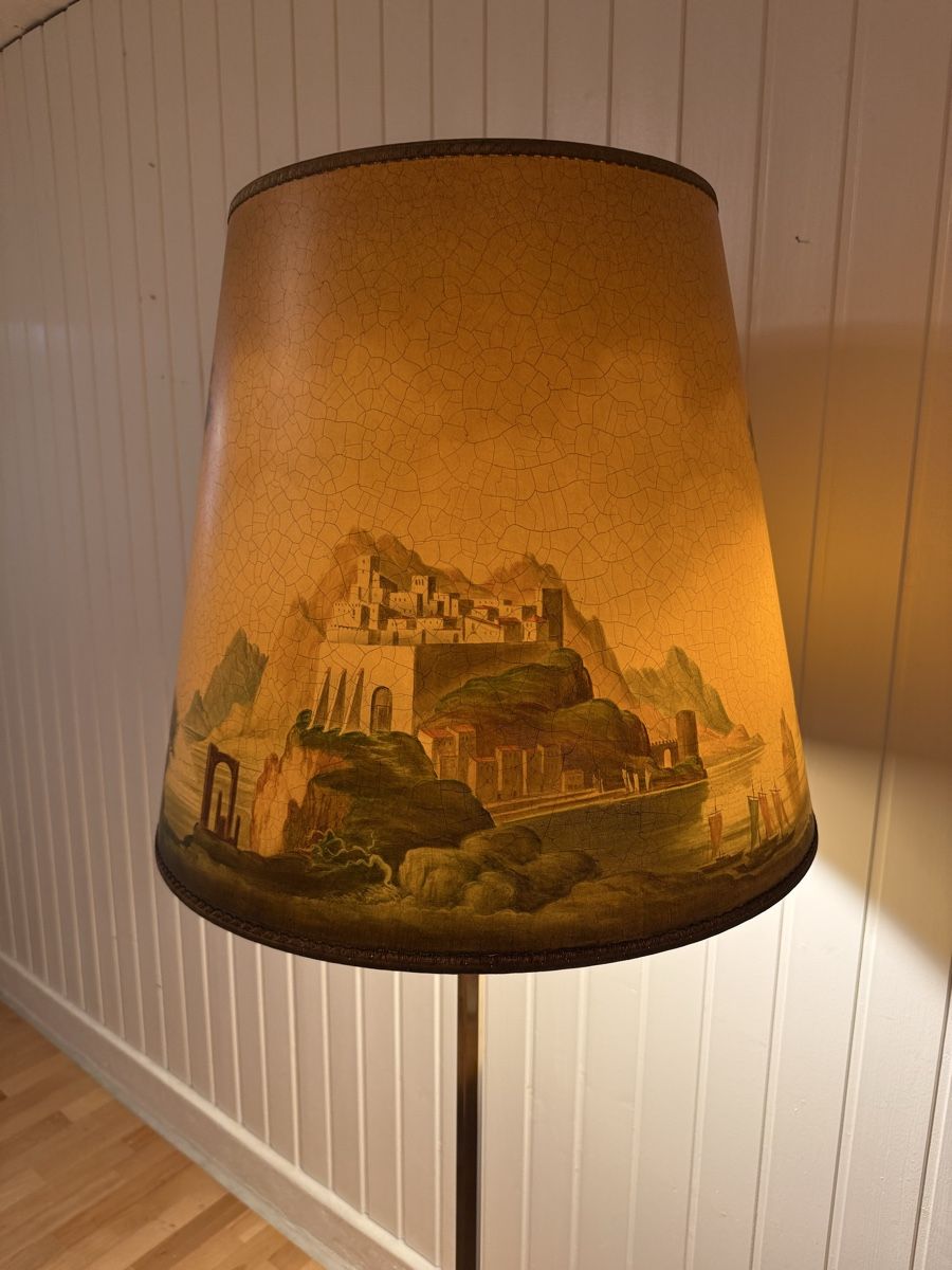 Lampade: Vintage Stehlampe mit Landschaftsschirm, 2-flammig – Usato da Bern venduto da Moowee 2