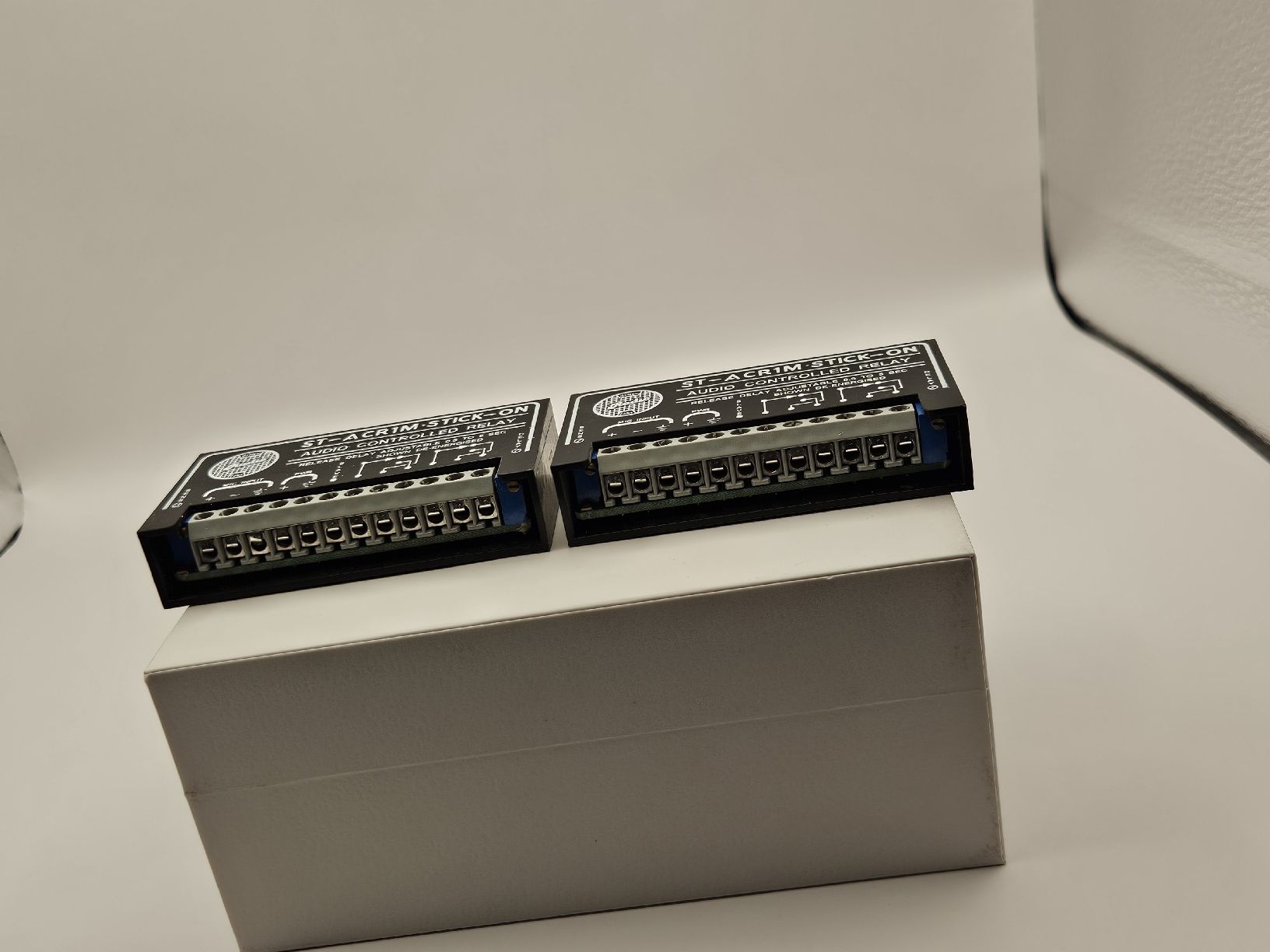 Componenti elettronici: ST-ACR1M STICK-ON AUDIO CONTROLLED RELAYS – Usato da Riazzino venduto da TicinoCarAudio 1