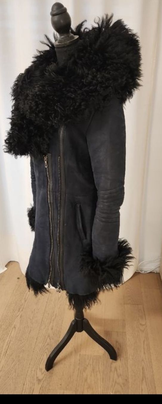 Cappotti: Warm Winter Shearling dark blue coat – Usato da Rotkreuz venduto da SiSi-13 1