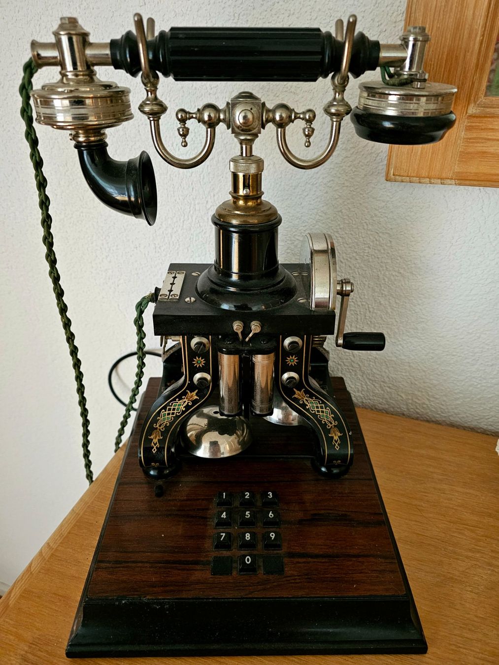 Ericsson Telefoni: ANTIKES LM. ERICSSON TELEFON! – Usato da Laupen BE venduto da AUSSIEGIRL1109
