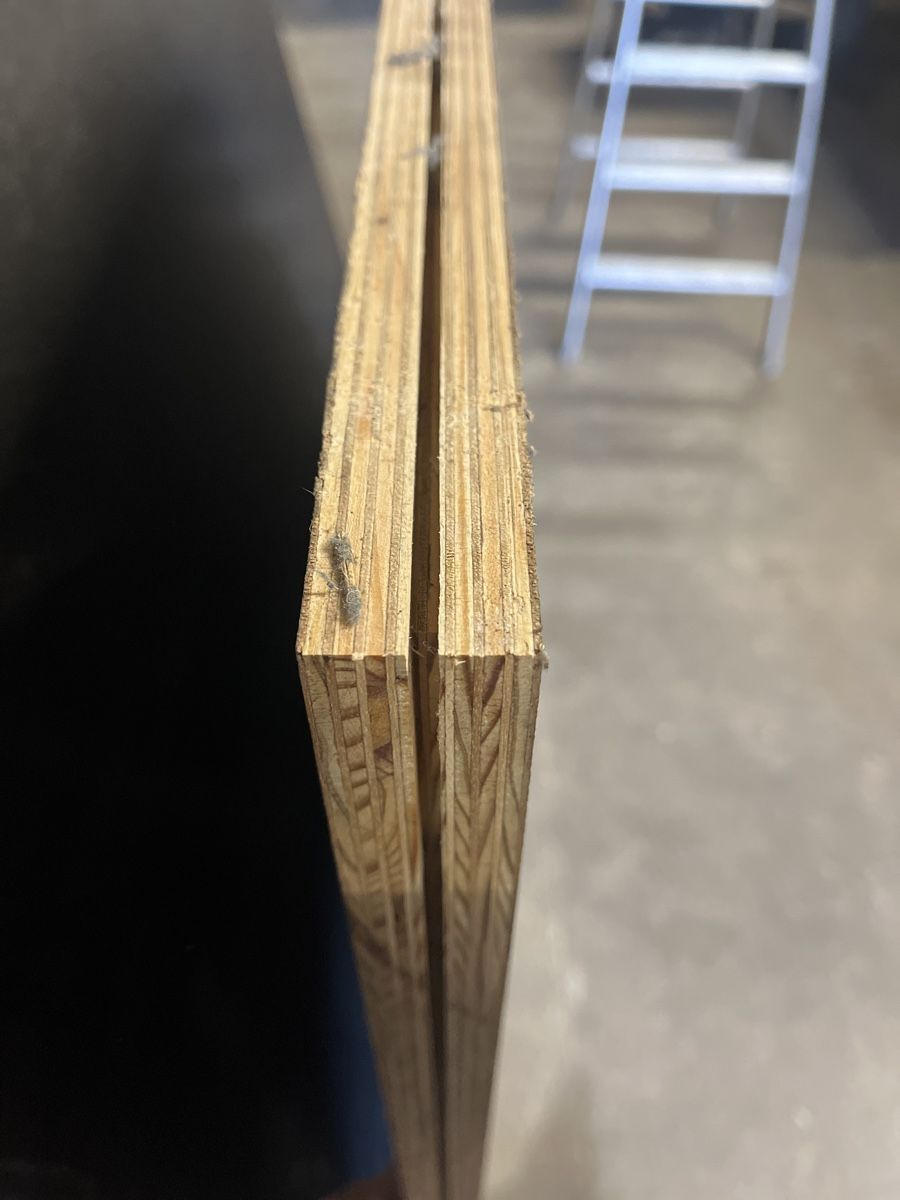 Articoli in legno: Siebdruckplatte – Usato da Rickenbach LU venduto da fla_9ft6 2
