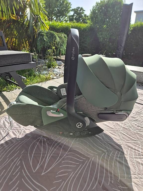 Auto-Kindersitze: Cybex Babyschale inkl. Base – Gebraucht aus Volketswil von LeosLastL 1
