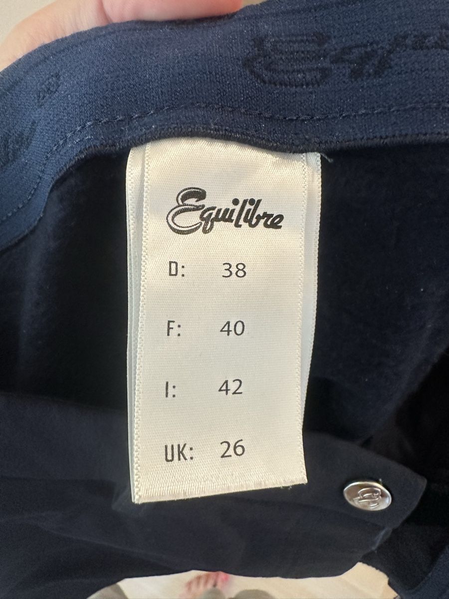 Pantalons: Reithose dunkelblau Grösse 38  – D'occasion à St. Gallen par nat_w7mq 1