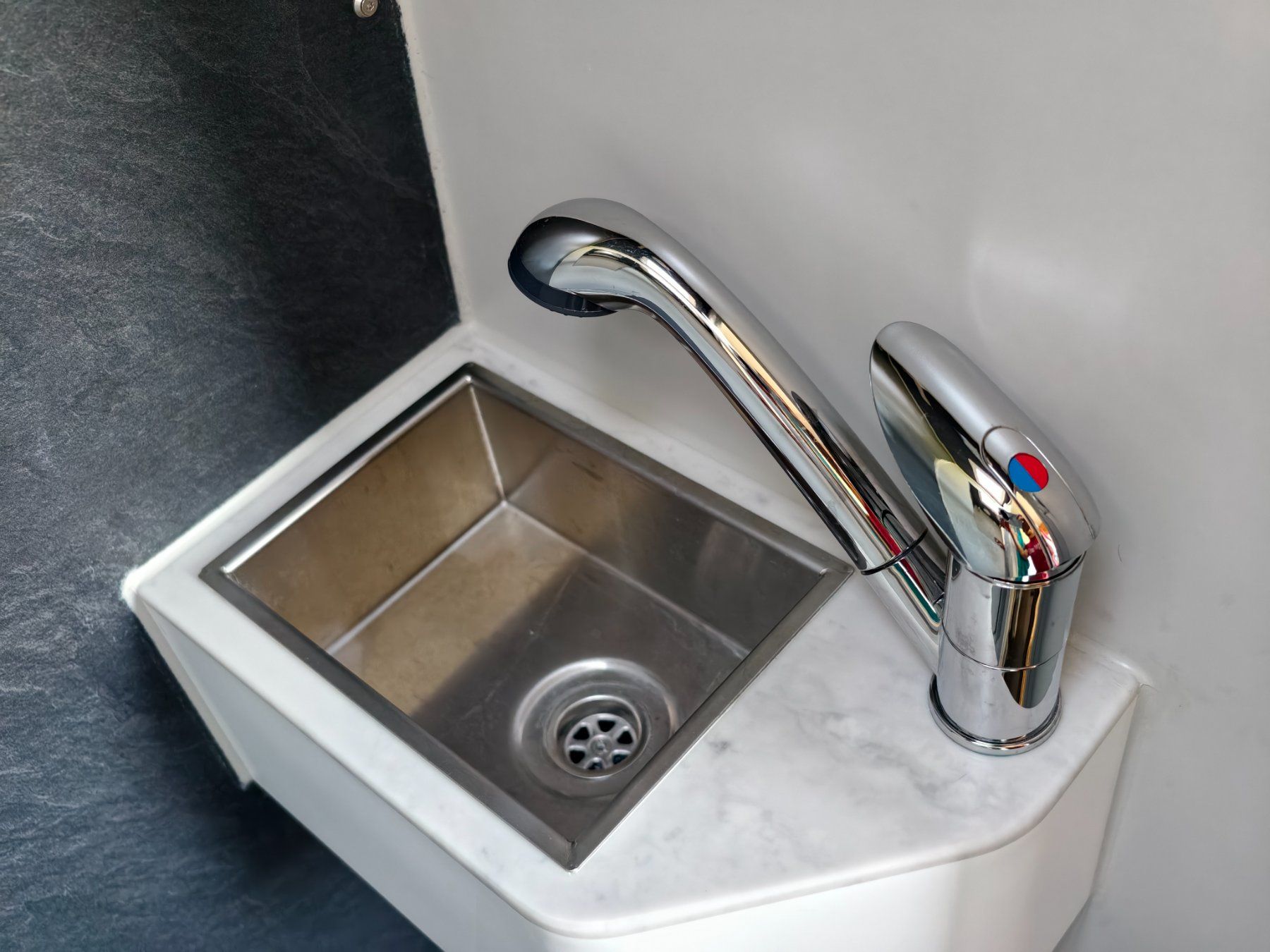 Mercedes-Benz Camping Fahrzeuge: Einzigartiger High-End Allrad Familien-Van Sprinter 4x4 – Neu (gemäss Beschreibung) aus Ossingen von creavan 7
