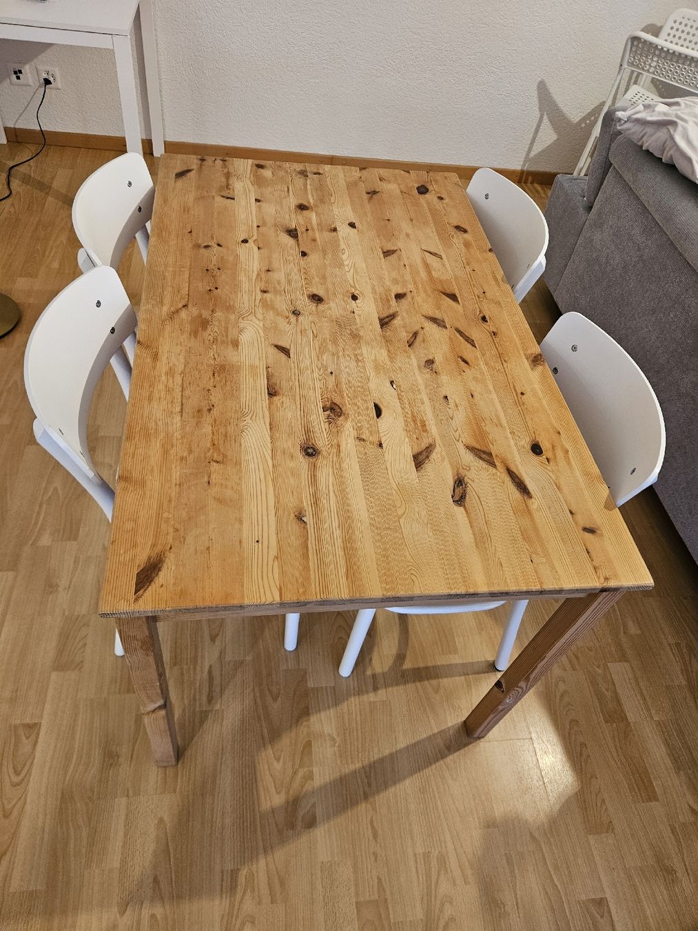 Tischset: Holztisch + 4 Holzstühle – Gebraucht aus Ehrendingen von bra_yj5h 4