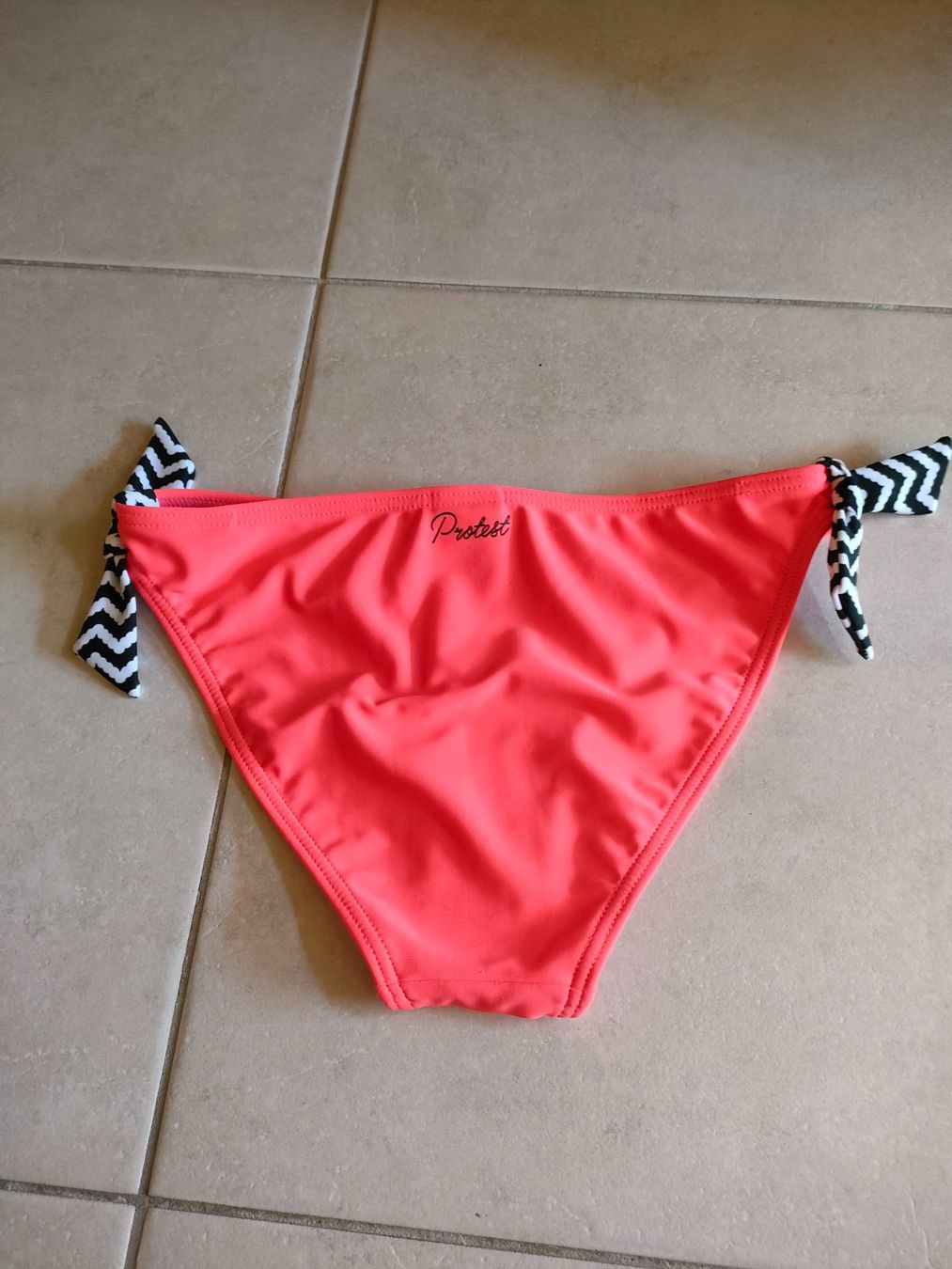 Protest Costumi da bagno & Bikini: Bikinihose Gr.164 Neu! – Nuovo (secondo la descrizione) da Adelboden venduto da Lammhult 1
