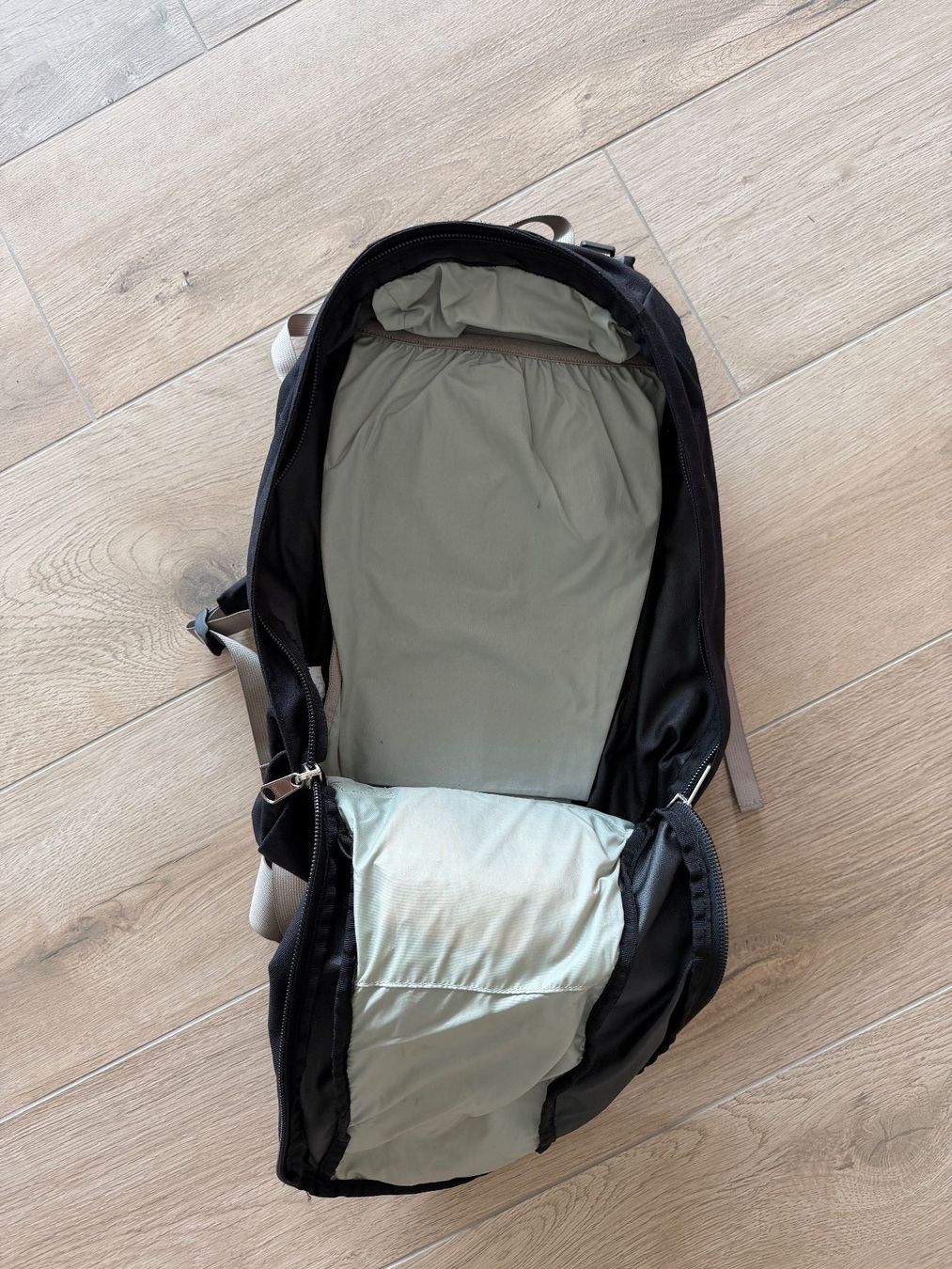 Sacs à dos: Bach Rucksack Schwarz, gebraucht – D'occasion à Rapperswil SG par sale-cpp 1