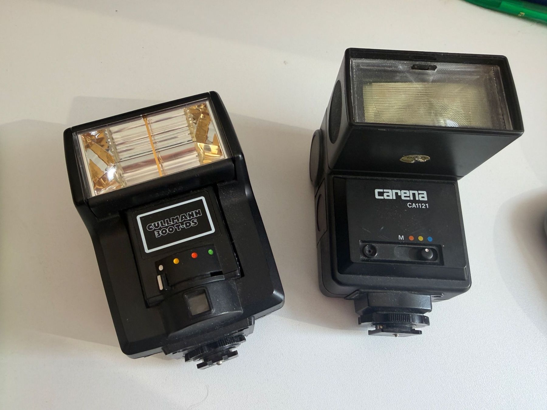 Blitze: flashs Cullmann 300T-DS et Carena CA1121 – Gebraucht aus Fribourg von J334455