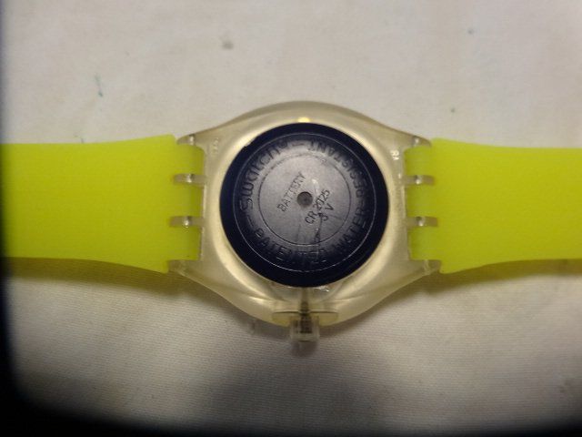 Swatch Montres: S.WATCH  HEREN GRÖÖSE UHR.QUARTZ.SWISS MADE.LÄÜFT--35x45 – D'occasion à zürich par ahmad01 8