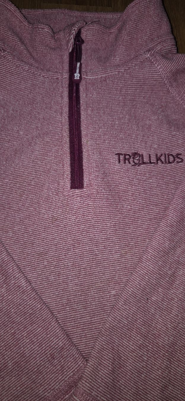 Maglioni & Felpe: Fleecepullover Trollkids Grösse 104 – Usato da Oberwil b. Zug venduto da Enie93 2