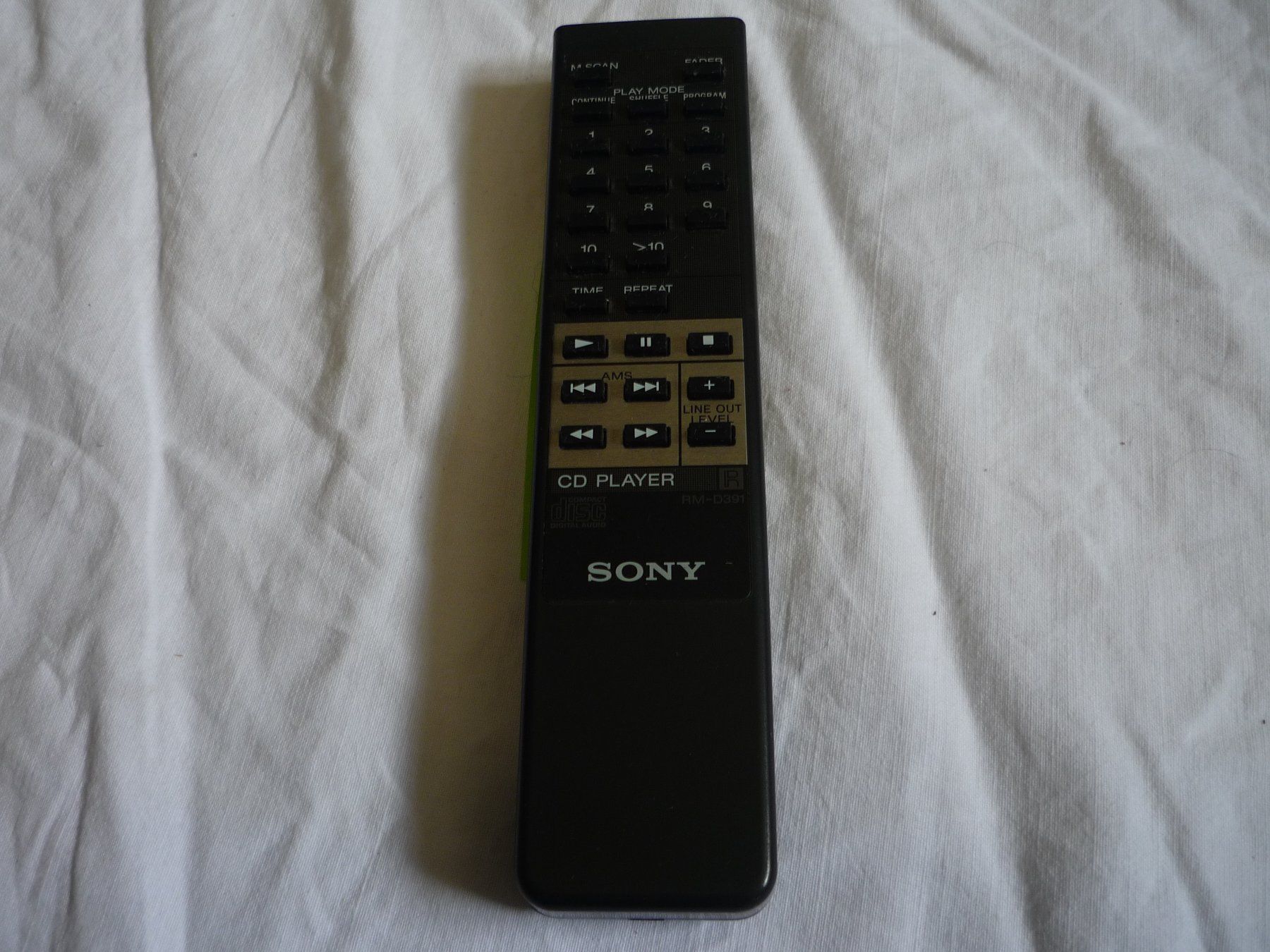 Sony Telecomandi: Sony Audio System CD Player Fernbedienung - RM D391 – Usato da Beringen venduto da Flatretriever 1