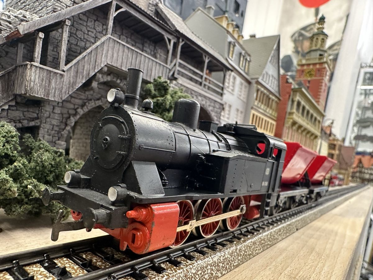 Märklin Modelleisenbahnen: Märklin 3104 DB BR 89 Güterzug – Gebraucht aus Lupsingen von New-Haven