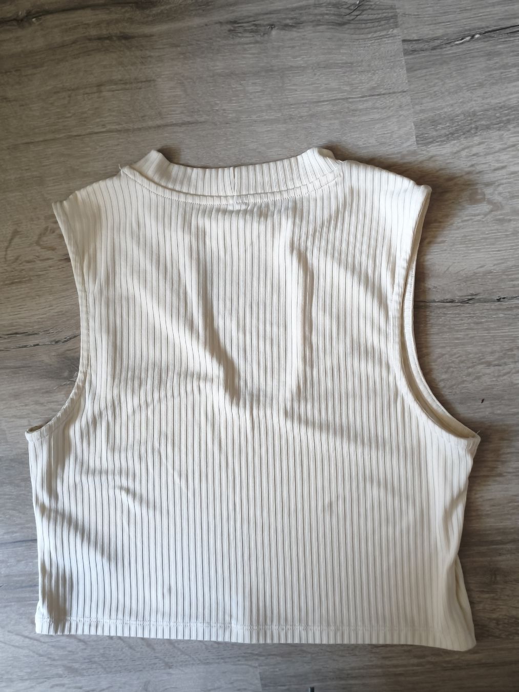 Pieces Top: top smanicato Taglia M pieces – Usato da Bioggio venduto da OresteIronix