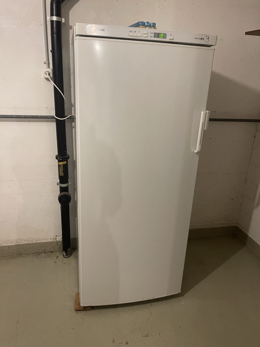 Gefrierschrank: Gefrierschrank Electroni – Gebraucht aus Oberlunkhofen von Ferienengel