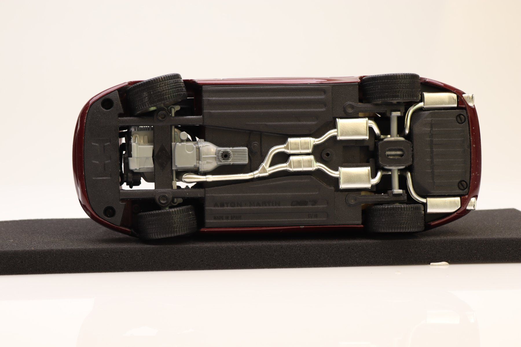 Aston Martin Modellini d'auto: GuiToy Aston Martin DB 7 Modellauto – Usato da Ried (Muotathal) venduto da Modellbahn.swiss 4