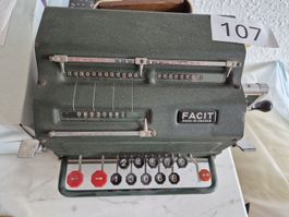 Alte Facit Rechenmaschine, mechanisch, aus Schweden