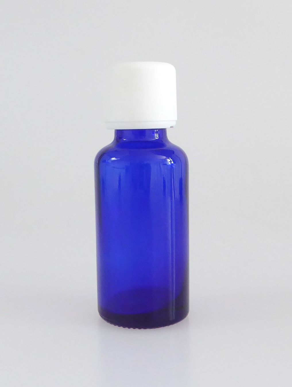 Altro in Stoviglie & Bicchieri: Blauglas 30ml mit Deckel und Giessring – Nuovo e nell'imballaggio originale da Mauren venduto da Yeelen