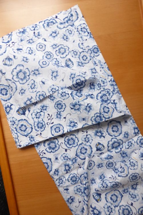 Patchwork BW - blaue Mohnblumen auf weiss - 50 x 74 cm 1