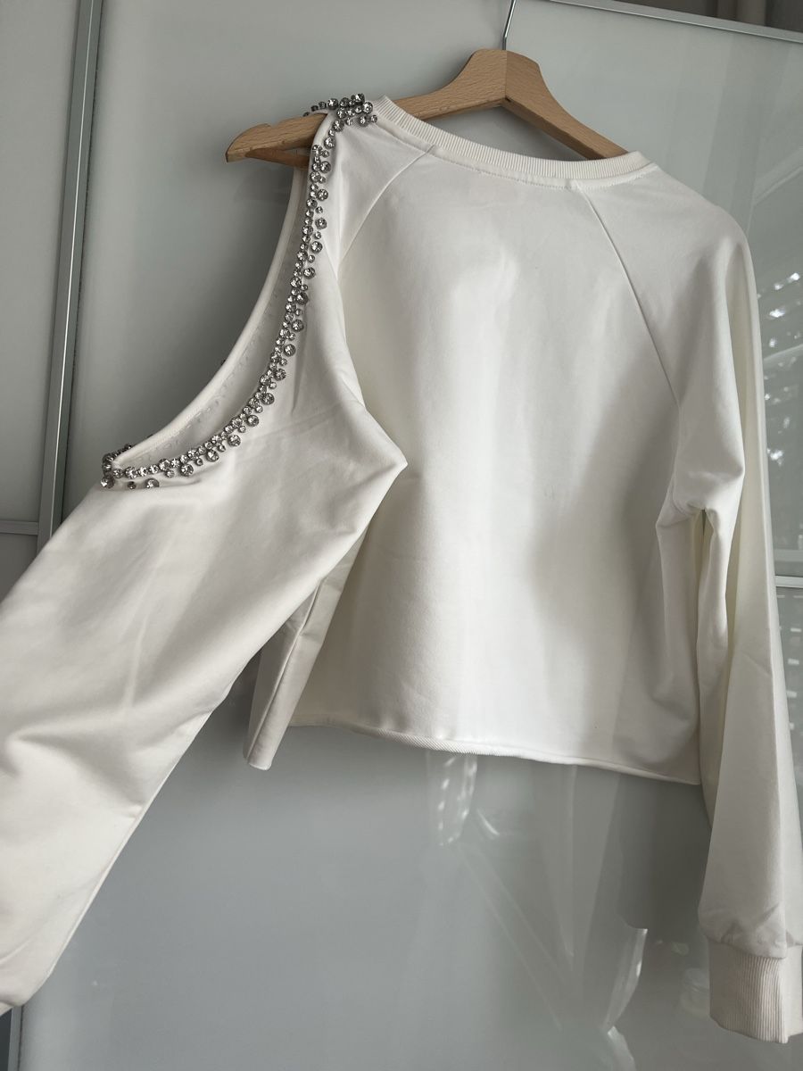 Maglioni & Felpe: White Cut-Out Shoulder Embellished Sweater, Size Small – Nuovo (secondo la descrizione) da Zürich venduto da tra_wl8x 3