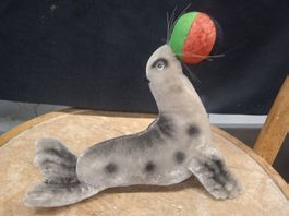 Süsser Steiff   Robben Artisten mit Ball