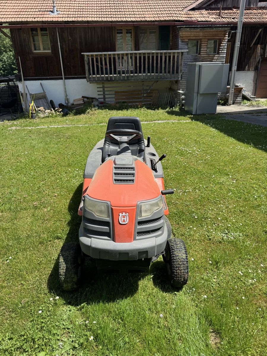 Husqvarna Tondeuses à gazon: Rasenmäher Traktor – D'occasion à Boltigen par HugoEgli 3