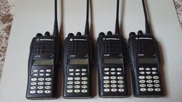 Motorola GP380 UHF Handfunkgeräte (4 Stk. en Bloc) Set 2